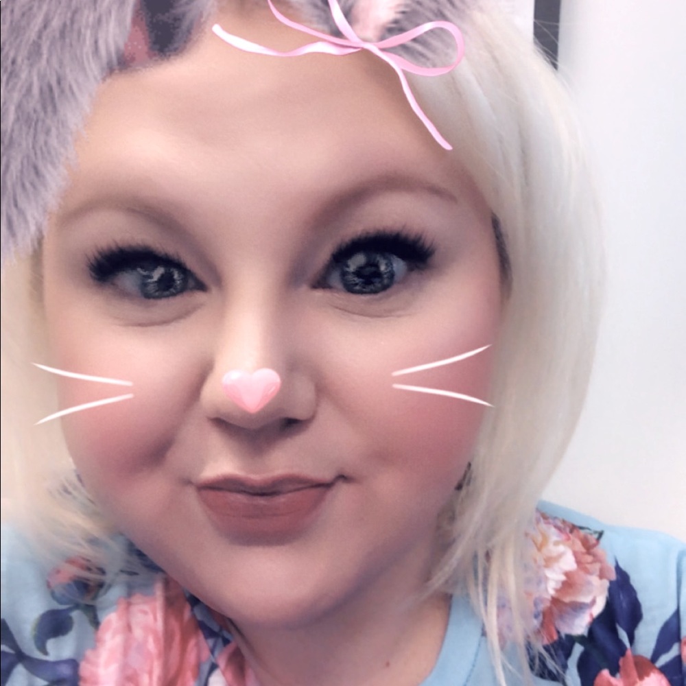 Meet your Posher, Eliza